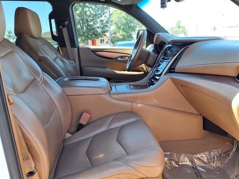 Used 2017 Cadillac Escalade Platinum AWD/4WD image 28