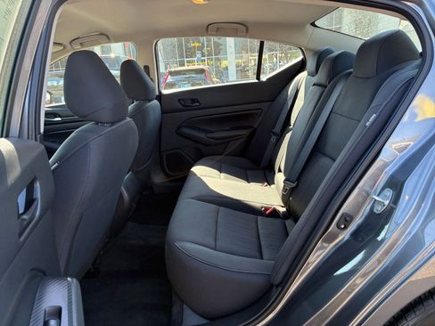 Used 2025 Nissan Altima 2.5 SV image 25