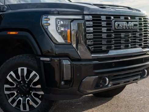 Used 2024 GMC Sierra 3500 Denali Ultimate image 6