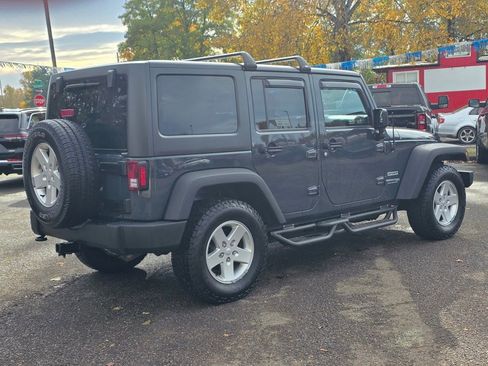 Used 2018 Jeep Wrangler Unlimited Sport S image 26