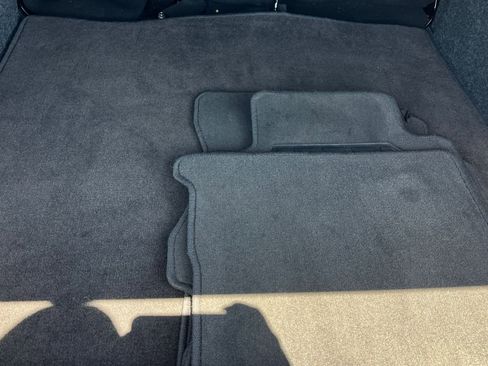 Used 2025 Nissan Versa SV FWD image 31