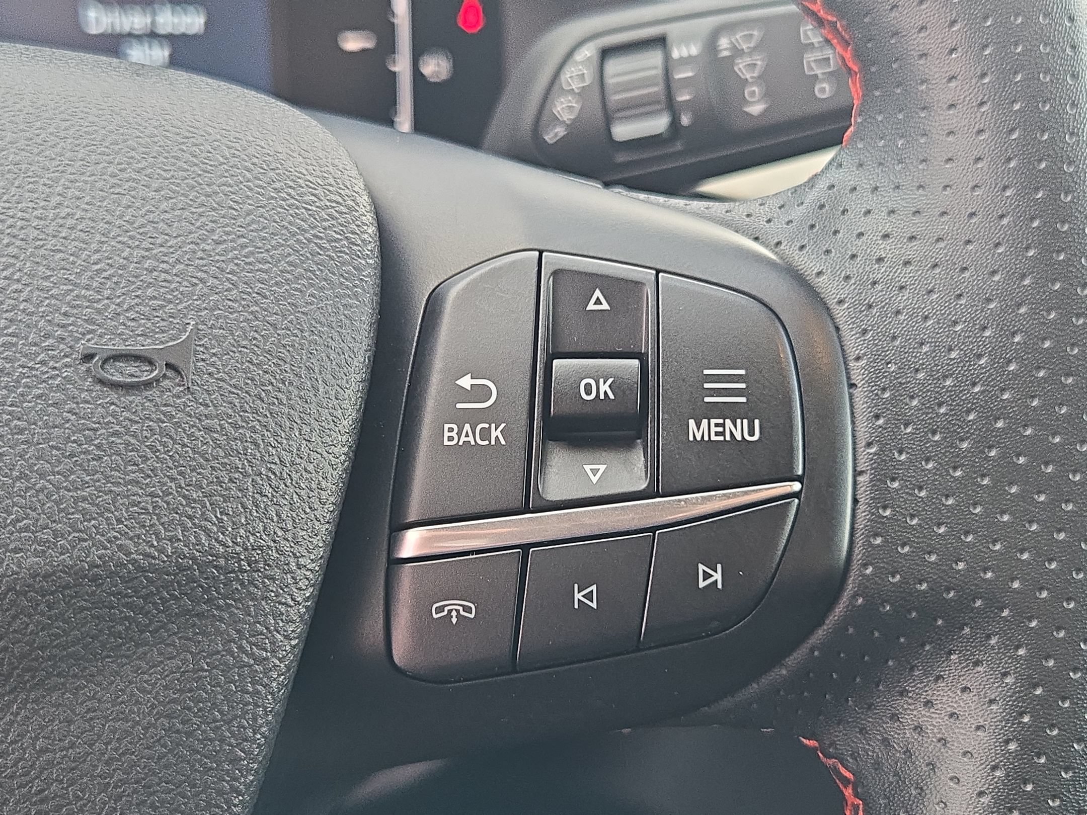 Used 2025 Ford Escape ST-Line FWD image 27
