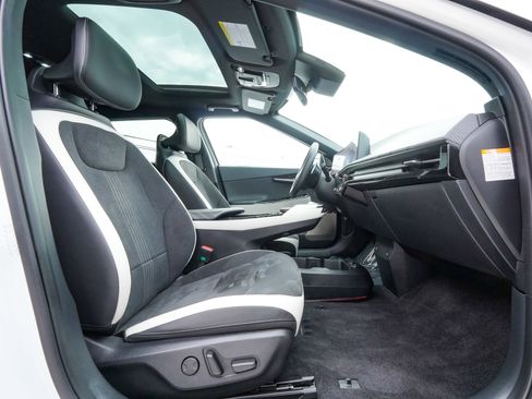 Used 2024 Kia EV6 GT-Line image 44