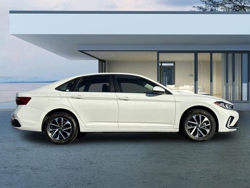 Used 2025 Volkswagen Jetta S image 3