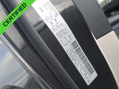 Used 2018 Chrysler Pacifica Touring-L image 33