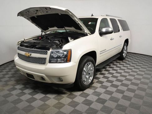 Used 2010 Chevrolet Suburban LTZ AWD/4WD image 42
