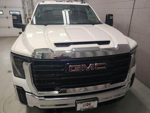 New 2025 GMC Sierra 2500 Pro w/ Convenience Package image 6
