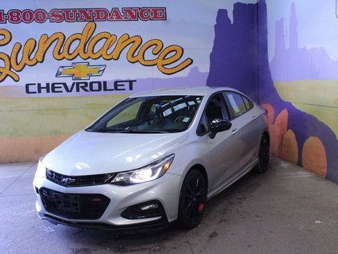 Used 2018 Chevrolet Cruze LT image 2