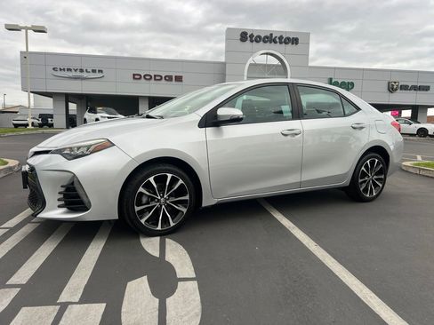 Used 2017 Toyota Corolla SE FWD image 2