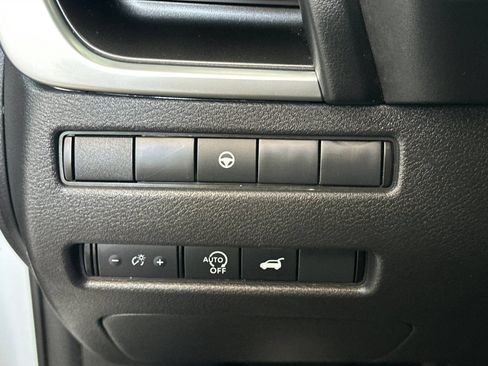 Used 2024 Nissan Rogue SV AWD/4WD image 35