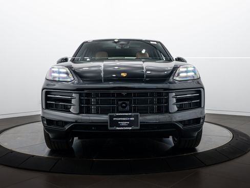 Certified 2026 Porsche Cayenne AWD/4WD image 10