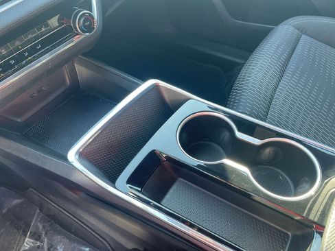 Used 2025 Chevrolet Equinox LT image 40