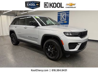 Used 2025 Jeep Grand Cherokee Altitude