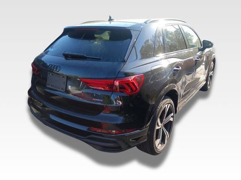 Used 2023 Audi Q3 2.0T Premium Plus w/ Premium Plus Package image 4