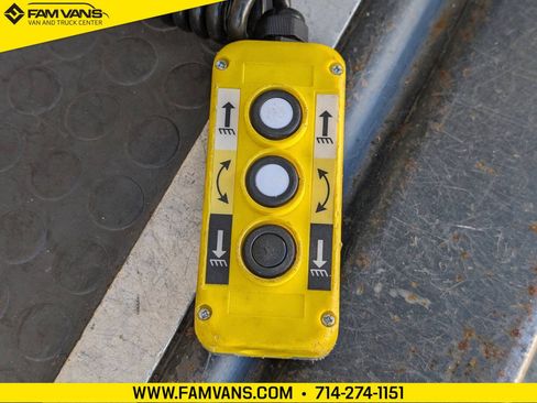 Used 2015 Ford F550 2WD Regular Cab Super Duty image 14