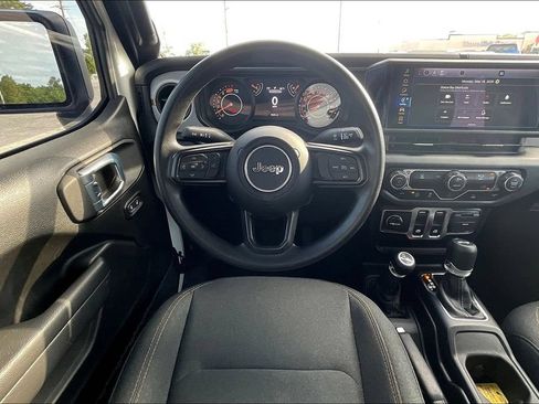 Used 2026 Jeep Wrangler Sport AWD/4WD image 6