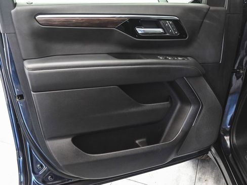 Used 2025 Chevrolet Tahoe Z71 AWD/4WD image 8