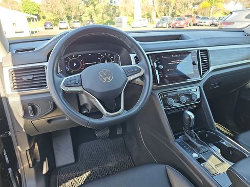 Certified 2023 Volkswagen Atlas SE w/ Panoramic Sunroof Package image 18