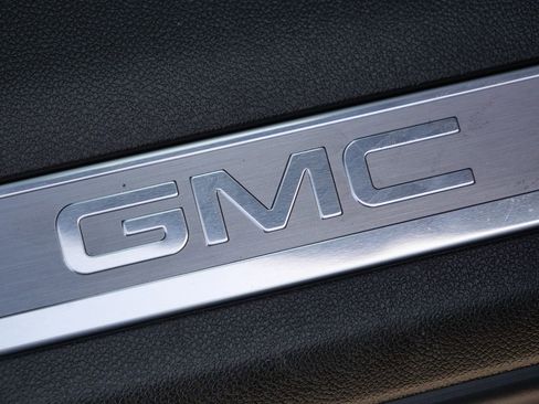 New 2026 GMC Yukon XL Elevation image 25