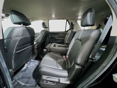 Used 2025 Honda Pilot EX-L image 16