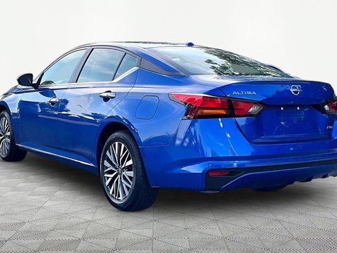 Used 2025 Nissan Altima 2.5 SV AWD/4WD image 5