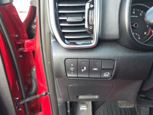 Used 2021 Kia Sportage EX image 15