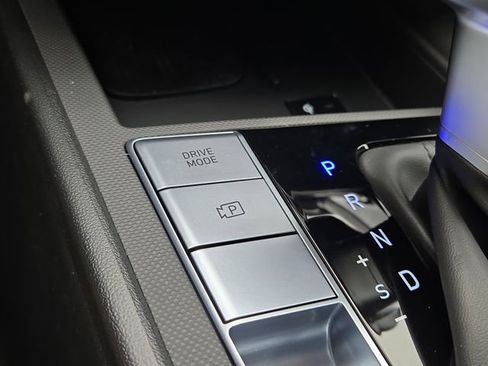 New 2025 Hyundai Elantra SEL image 17