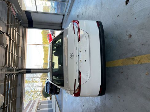 Used 2025 Toyota Camry LE image 21