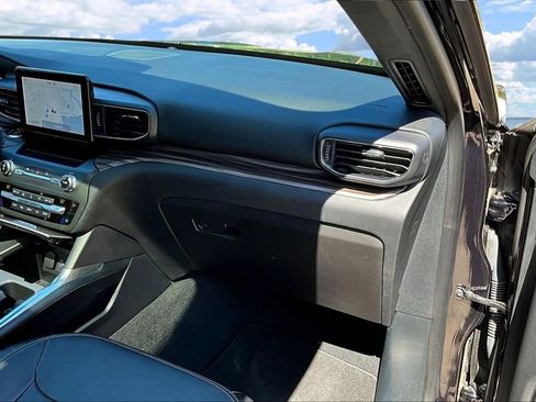 Used 2020 Ford Explorer Limited w/ Class III Trailer Tow Package image 29