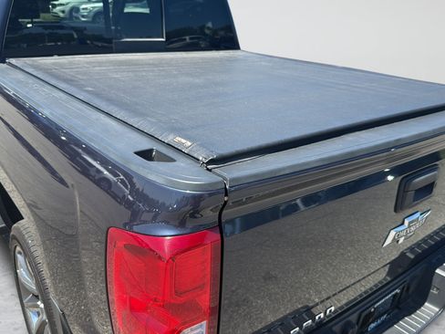 Used 2018 Chevrolet Silverado 1500 LTZ Z71 w/ Centennial Edition AWD/4WD image 28
