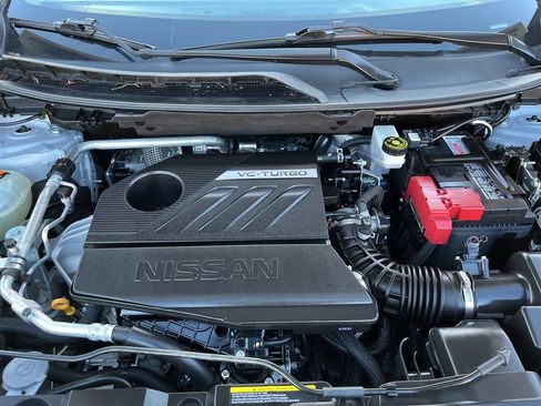 Used 2025 Nissan Rogue SV image 10