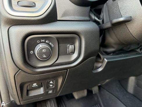Used 2025 RAM 1500 Big Horn AWD/4WD image 24