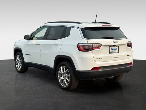 Used 2023 Jeep Compass Latitude AWD/4WD image 7