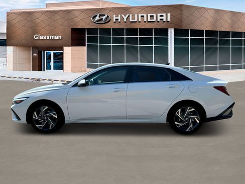 New 2025 Hyundai Elantra Limited image 3