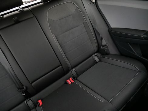 Certified 2024 Volkswagen Taos SE AWD/4WD image 14