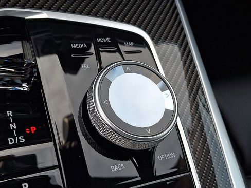 Used 2025 BMW X7 M60i w/ Climate Comfort Package image 23