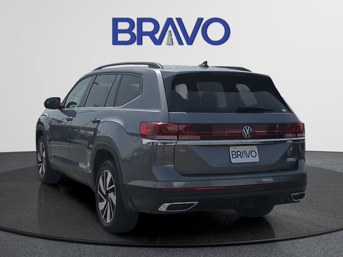 Used 2025 Volkswagen Atlas SE AWD/4WD image 3