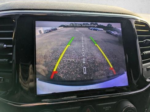 Used 2019 Jeep Grand Cherokee Laredo AWD/4WD image 14