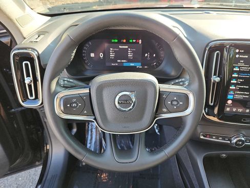 Used 2023 Volvo XC40 B5 Plus w/ Protection Package Premier AWD/4WD image 19