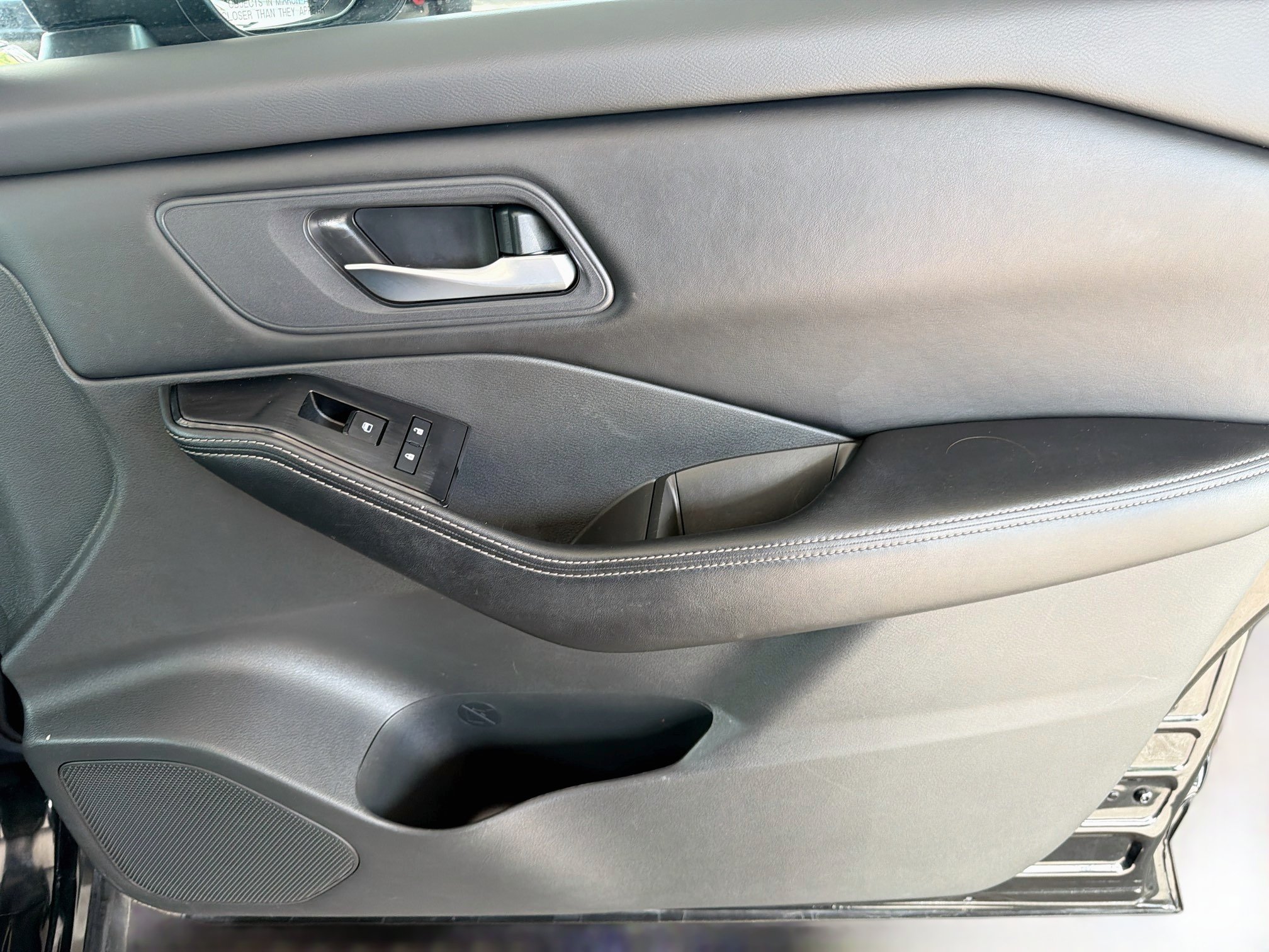 Used 2025 Nissan Rogue SV AWD/4WD image 32