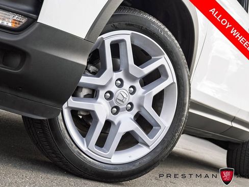 Used 2025 Honda Passport EX-L image 11