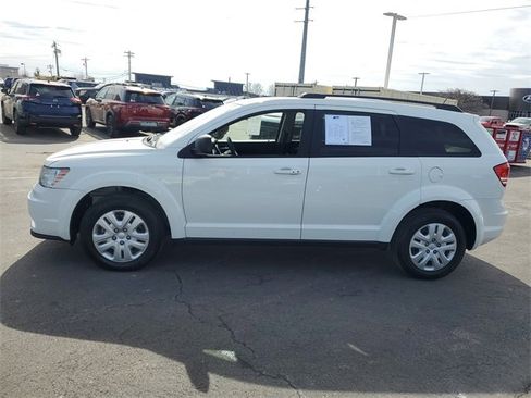 Used 2017 Dodge Journey SE image 4