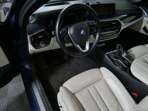 Used 2018 BMW 530e xDrive w/ Premium Package 2 AWD/4WD image 14