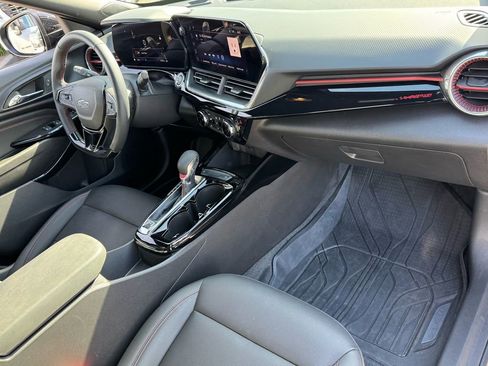 Used 2025 Chevrolet Trax RS w/ Driver Confidence Package image 20