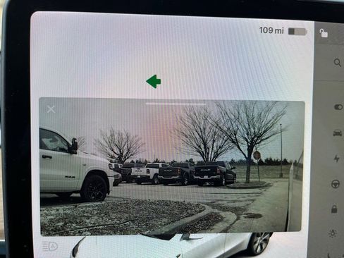 Used 2022 Tesla Model Y Long Range image 34