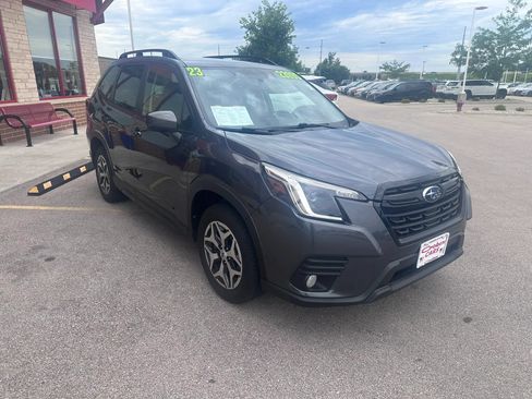 Used 2023 Subaru Forester Premium AWD/4WD image 3