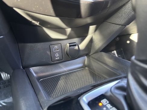 Used 2017 Nissan Rogue S image 31