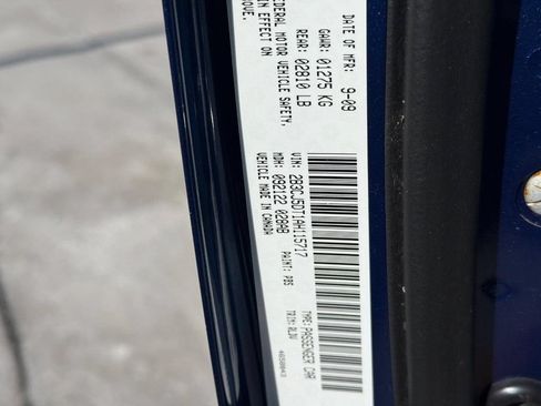 Used 2010 Dodge Challenger R/T RWD image 21