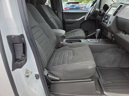 Used 2020 Nissan Frontier SV RWD image 20