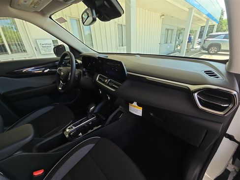 New 2026 Chevrolet TrailBlazer LT w/ Convenience Package AWD/4WD image 27